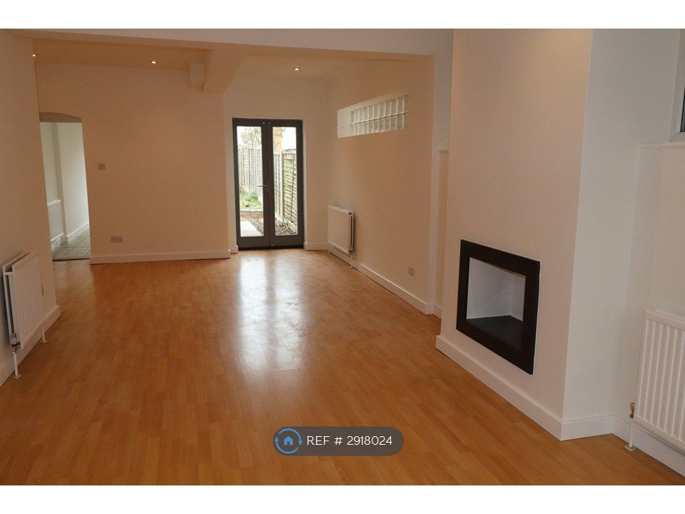 Property photo 3 of 15 Living/Dining Room