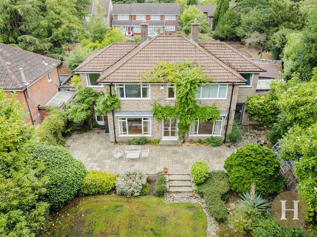 Property photo 2 of 44 Hadleigh Estate Agents-55.Jpg