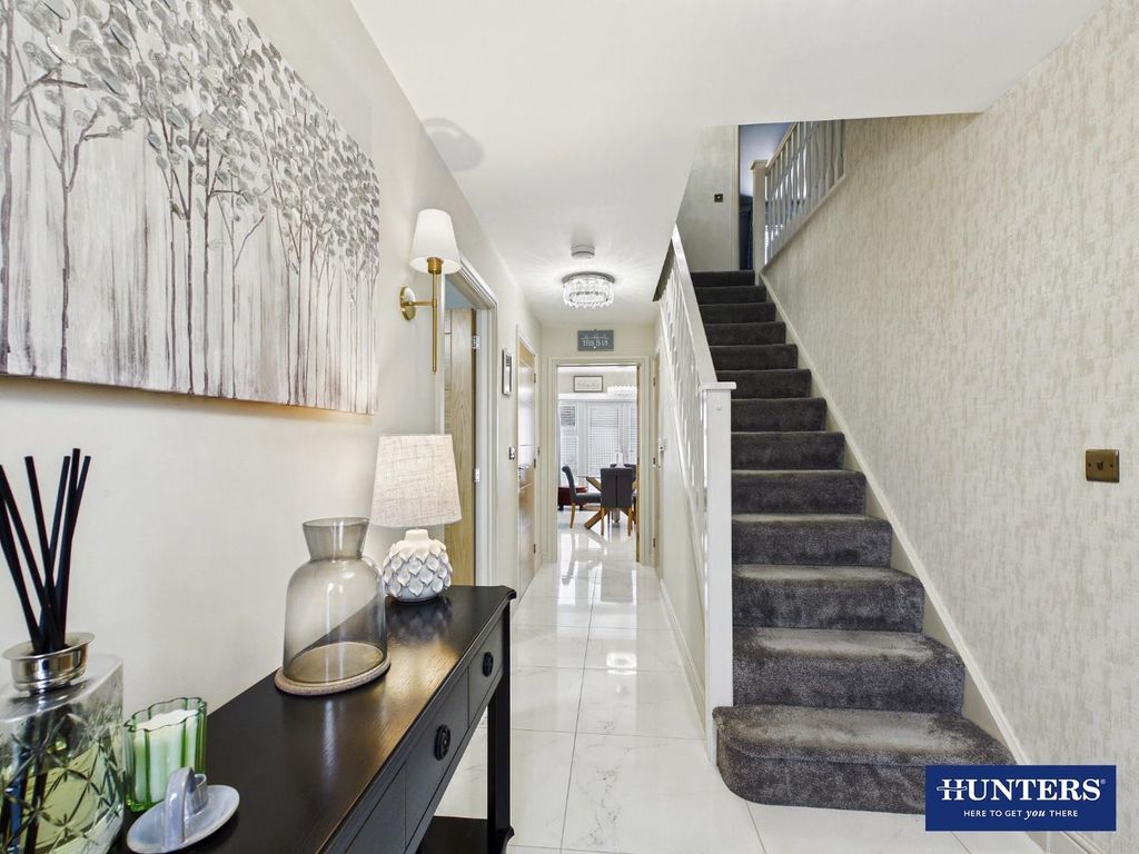 Property photo 2 of 24 Entrance Hallway