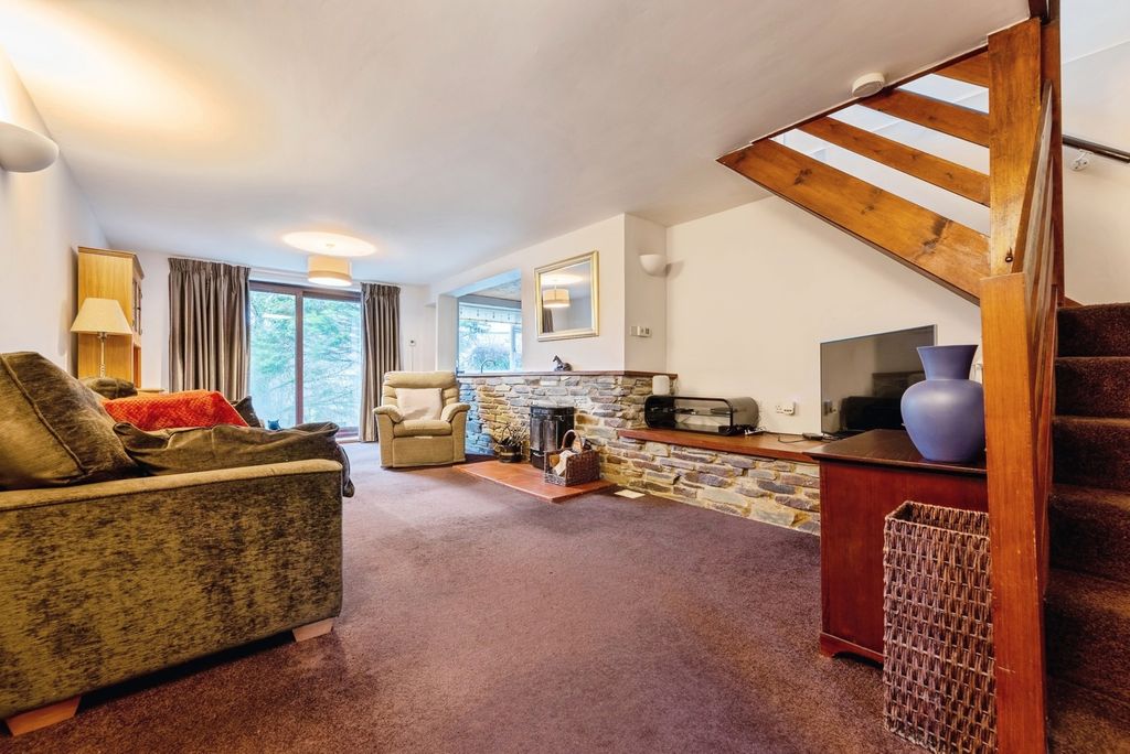 Property photo 3 of 14 Pbox-Img.Jpg