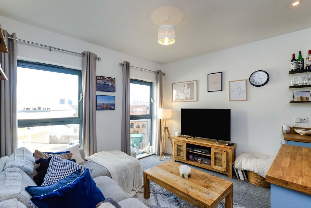 Property photo 2 of 13