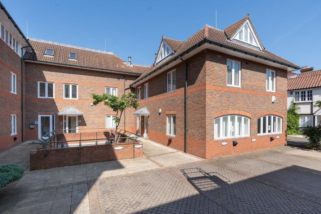 Property photo 3 of 16 Iw270523Gka044.Jpg