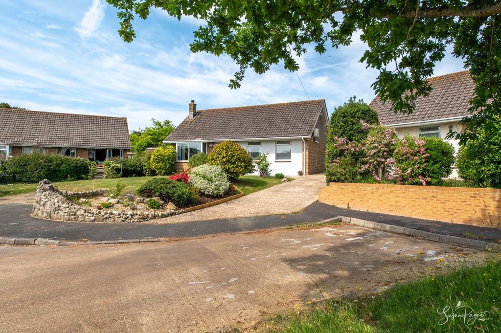 Property photo 1 of 39 Welcome To 9 Priory Walk