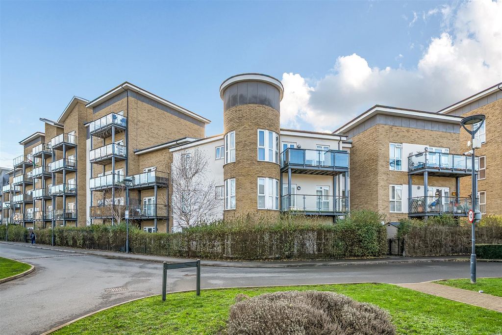 Property photo 1 of 14 External