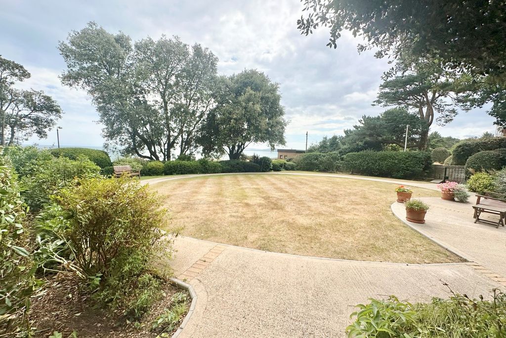 Property photo 3 of 11