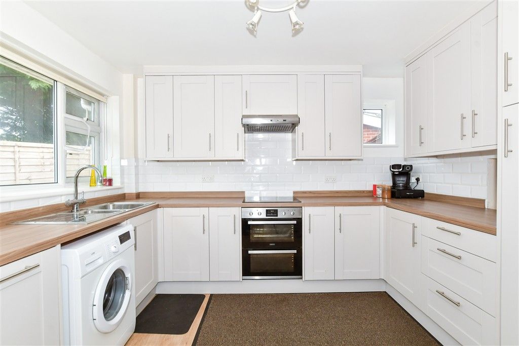 Property photo 3 of 22 Kitchen