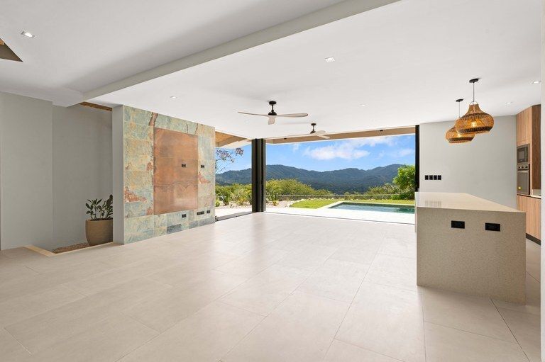 Property photo 3 of 13 <Alttext/>