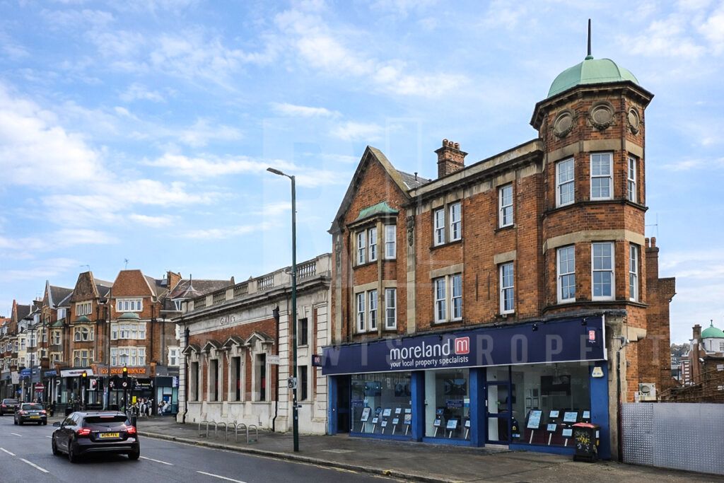 Property photo 1 of 8