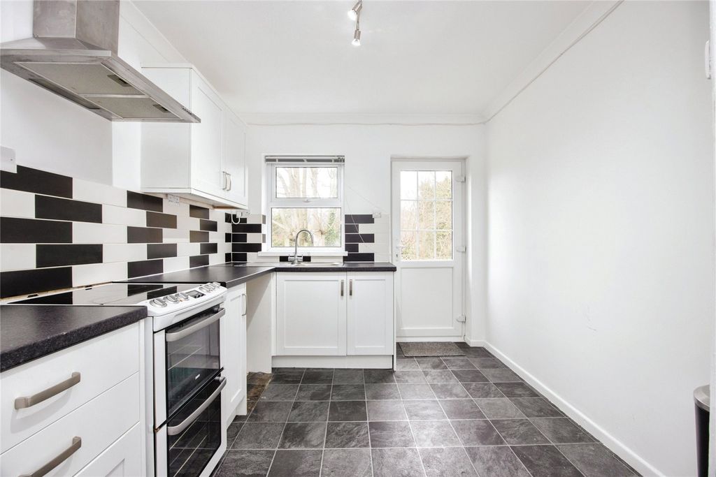 Property photo 2 of 16 Picture No. 04