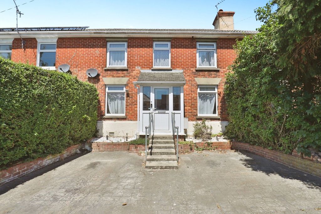 Property photo 1 of 10 Picture No. 02