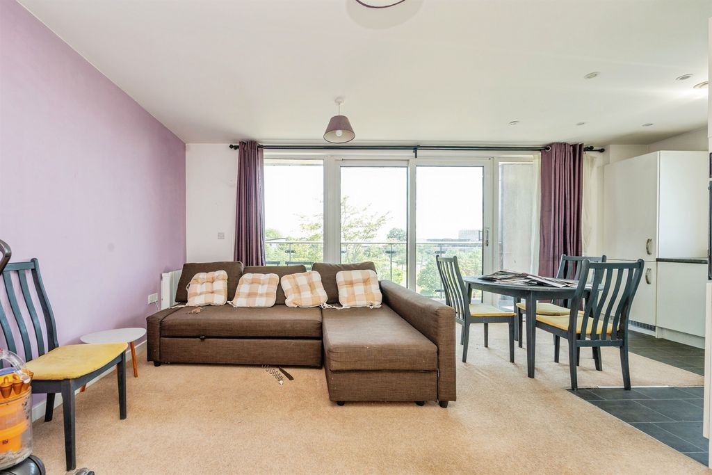 Property photo 2 of 19