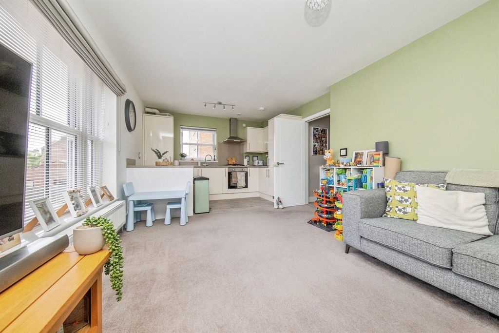 Property photo 2 of 12