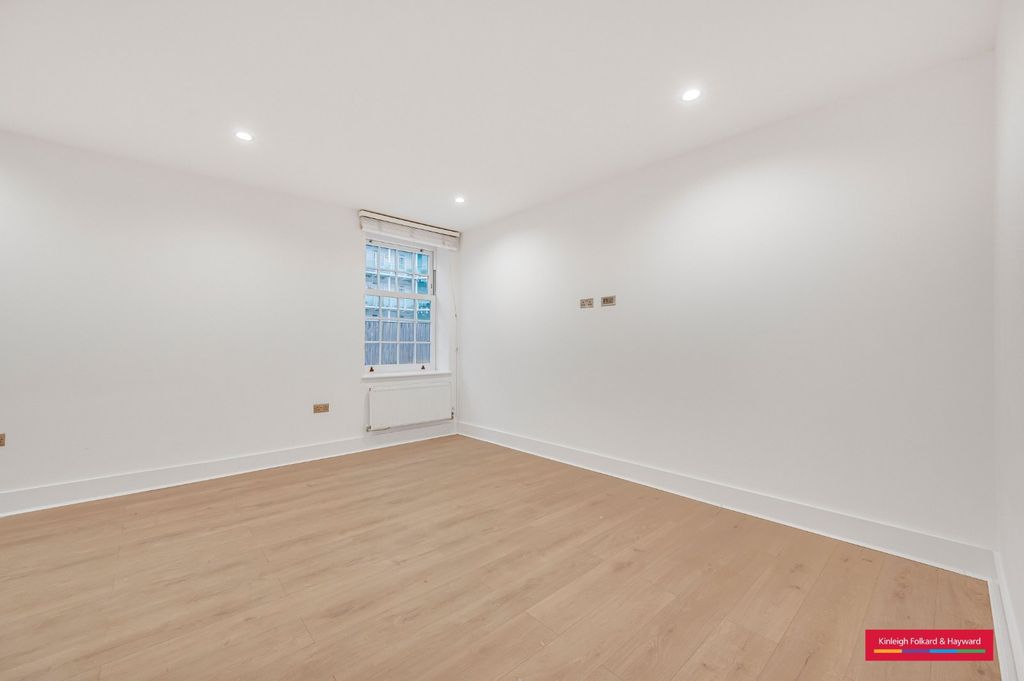 Property photo 3 of 7 Picture No. 06
