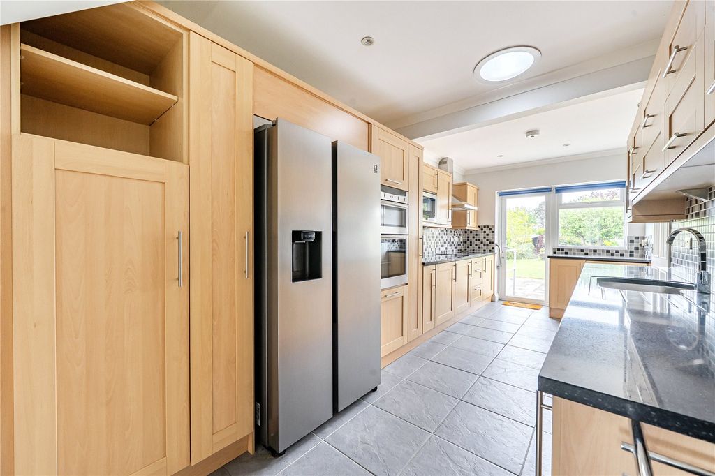 Property photo 3 of 14 Picture No. 06