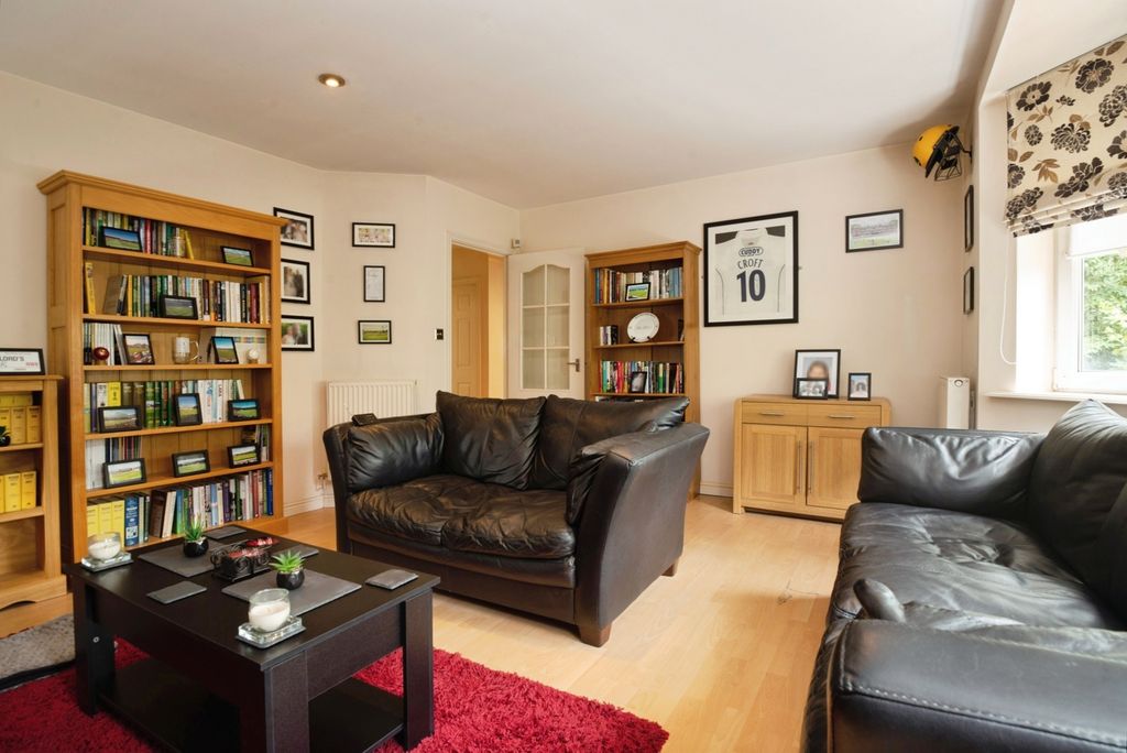 Property photo 1 of 11 Living/Dining Area