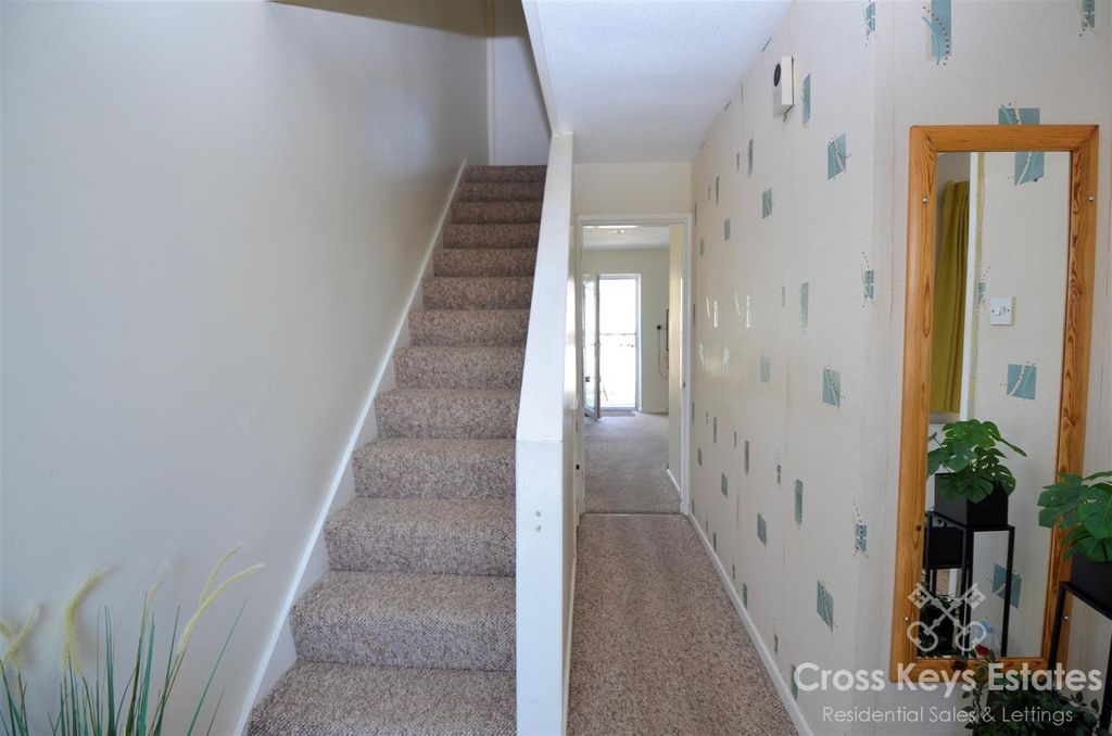 Property photo 2 of 28 Hallway