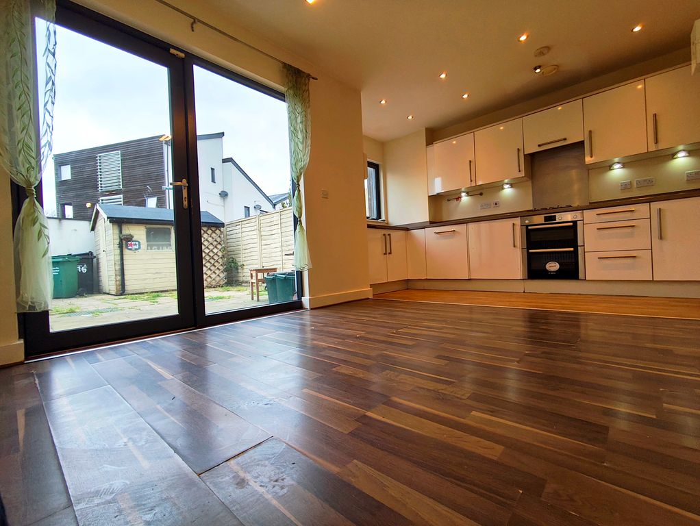 Property photo 3 of 21 Diner