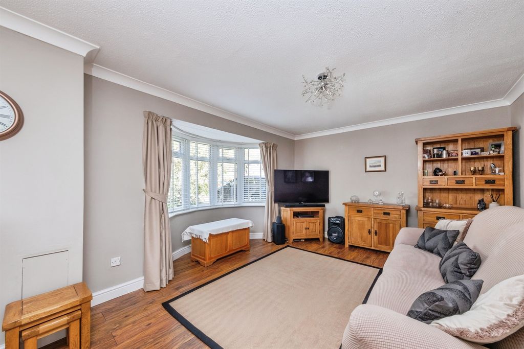 Property photo 2 of 19
