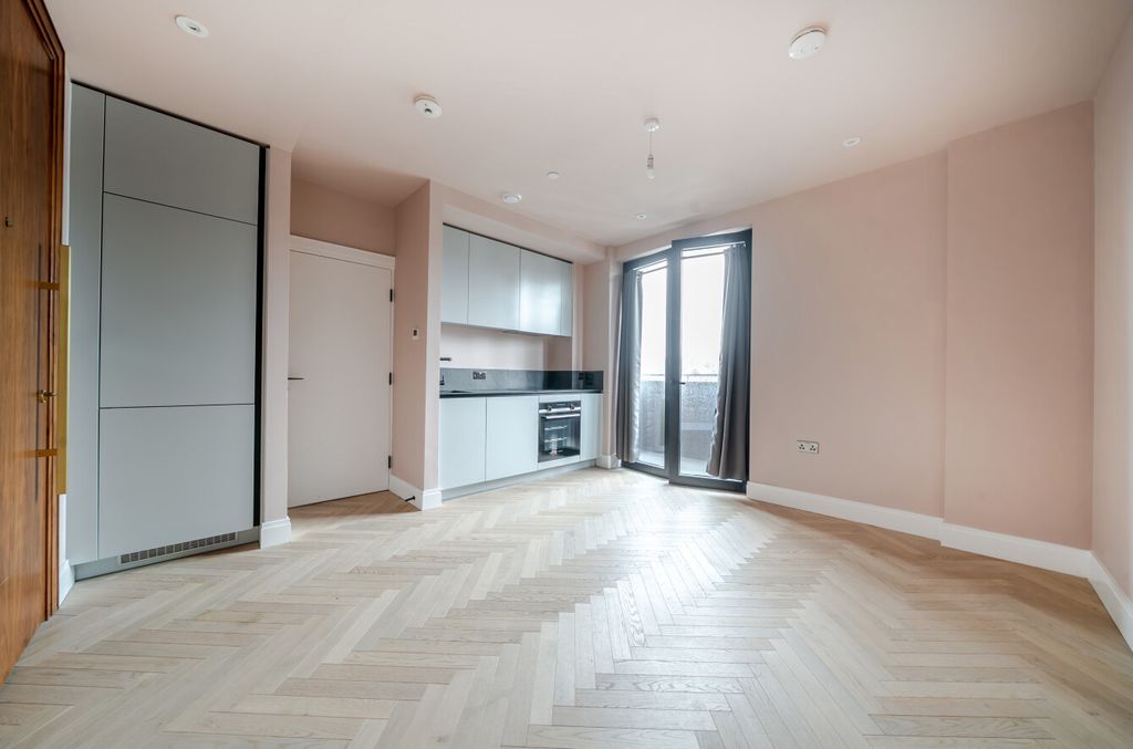 Property photo 3 of 21 1516630-2-1A06Bb3...