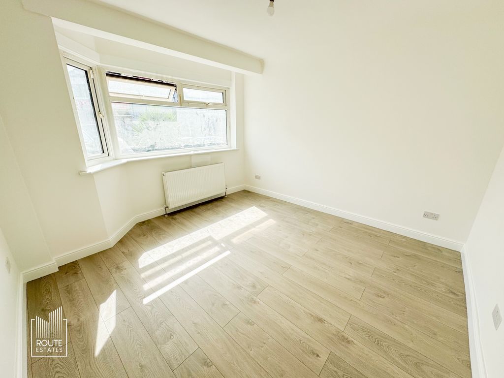 Property photo 3 of 17 Photo 15