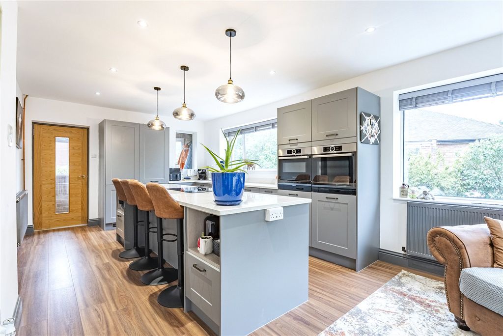 Property photo 3 of 19 Picture No. 17