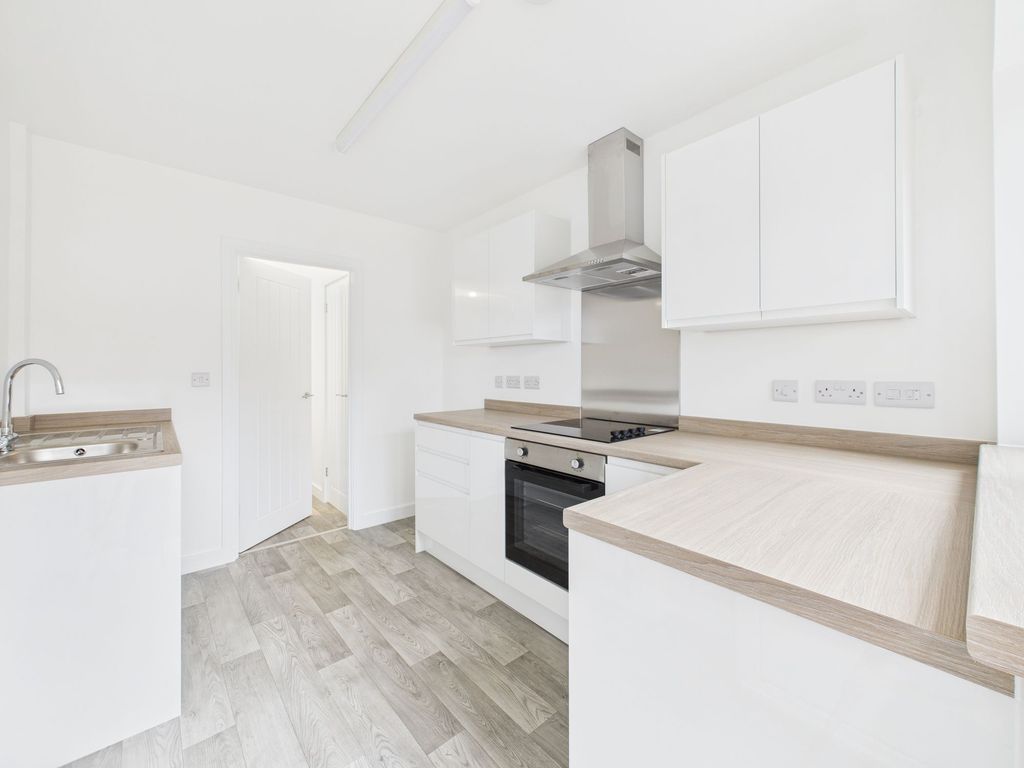 Property photo 3 of 20 Kitchen