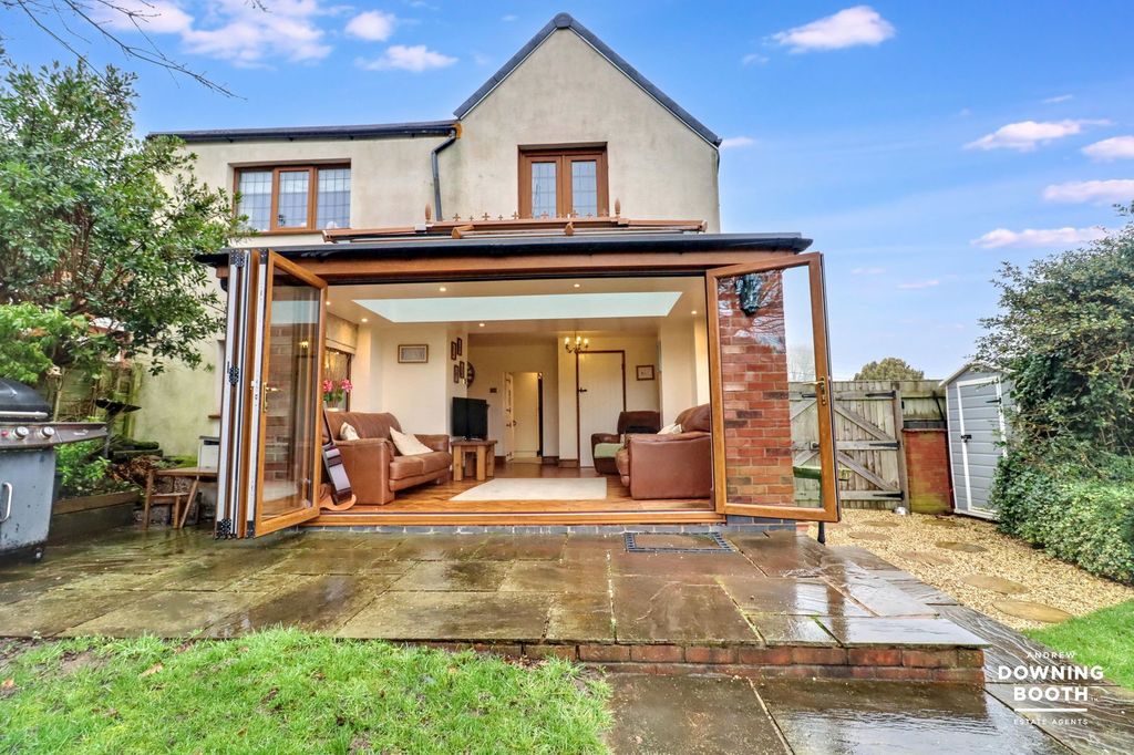 Property photo 2 of 46