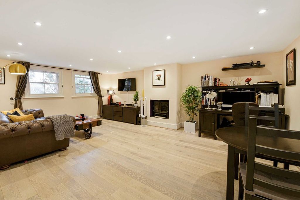 Property photo 2 of 7