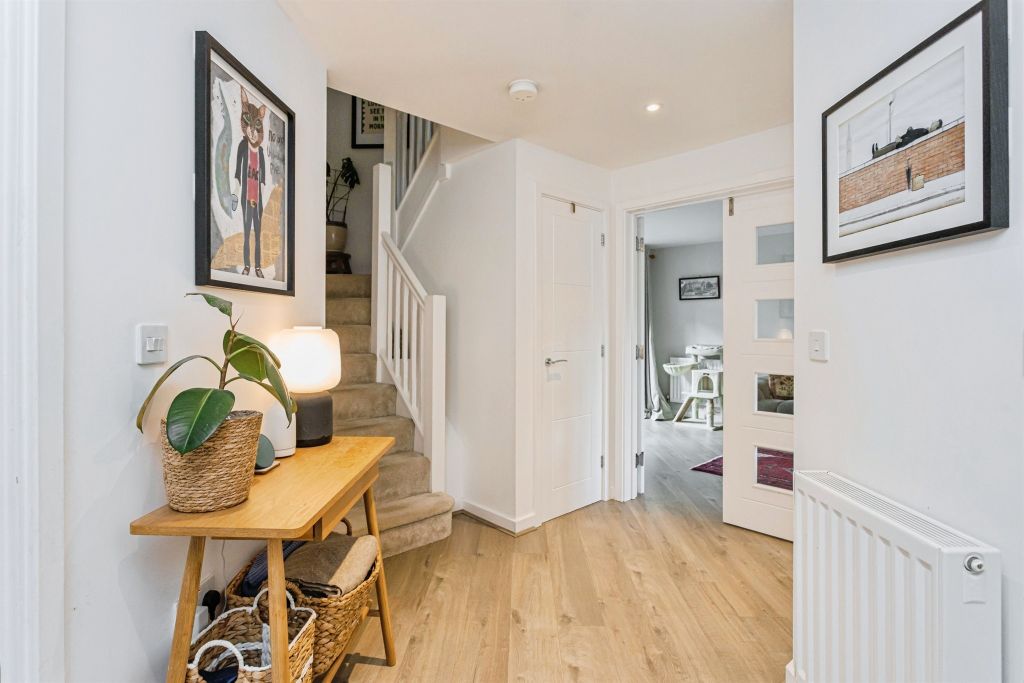 Property photo 2 of 23