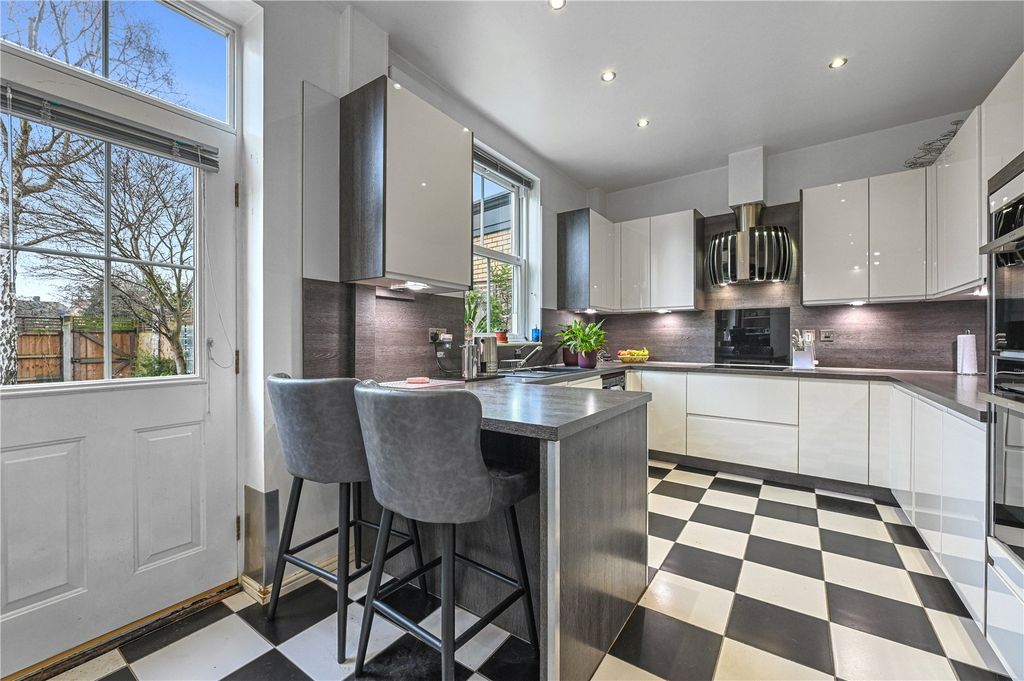 Property photo 1 of 39 Picture No. 22