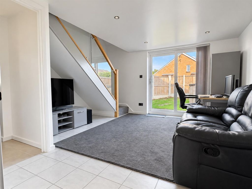 Property photo 2 of 20 2712.Png