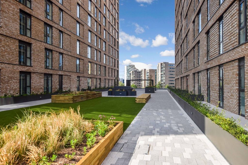 Property photo 1 of 21 Picture No. 09