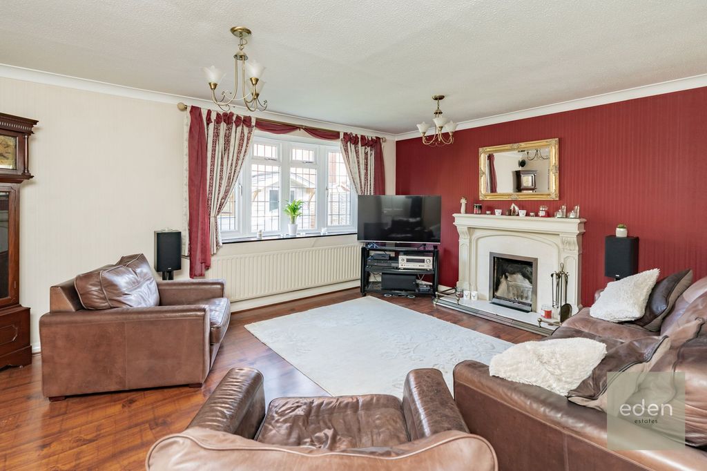 Property photo 3 of 21