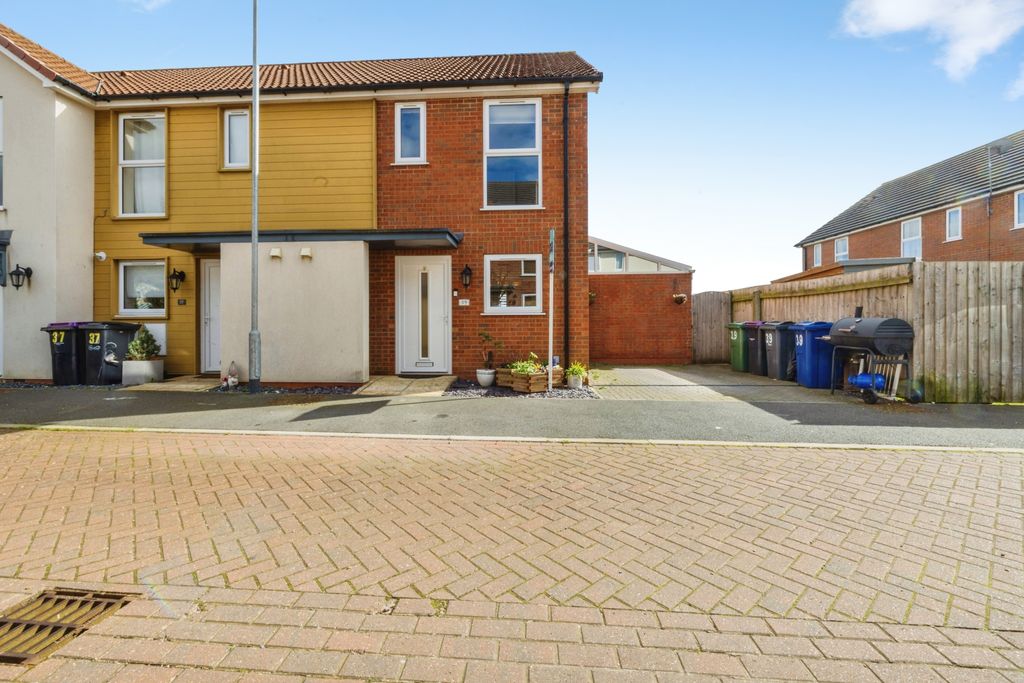 Property photo 1 of 15 Front