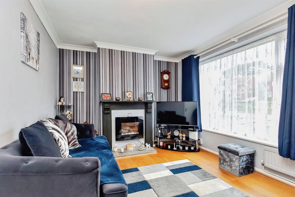 Property photo 2 of 13