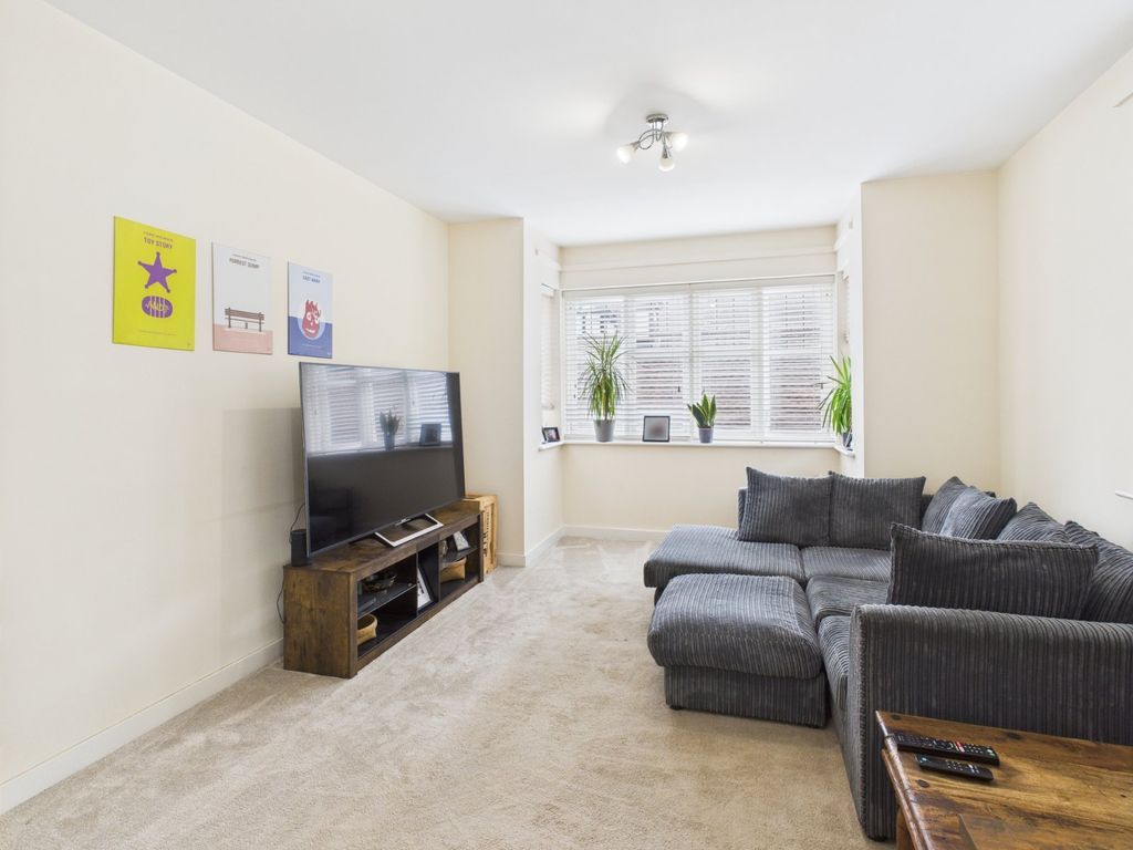 Property photo 3 of 16 Living Area