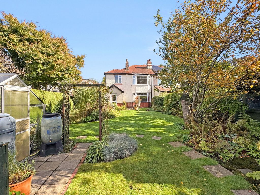 Property photo 2 of 21