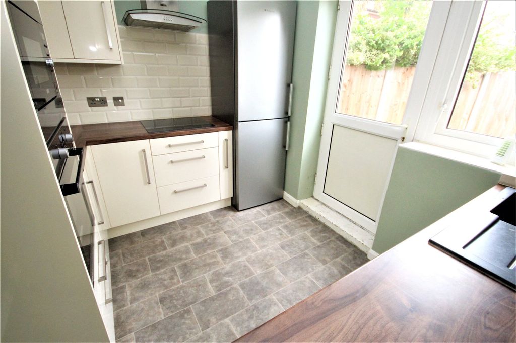 Property photo 2 of 8 Picture No. 04
