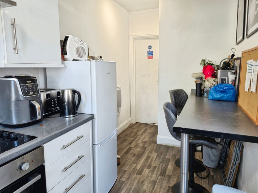 Property photo 2 of 11 Pbox-Img.Jpg