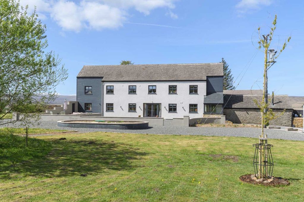 Property photo 1 of 29