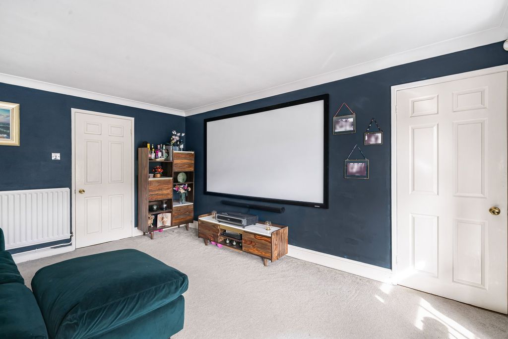 Property photo 3 of 24