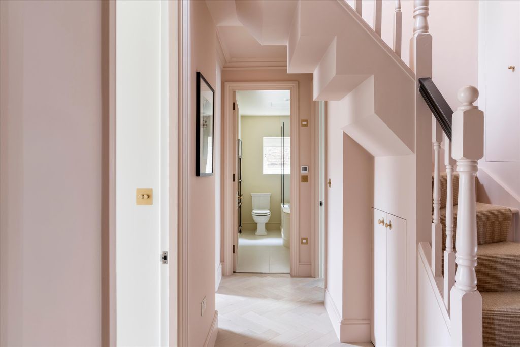 Property photo 3 of 18 Image