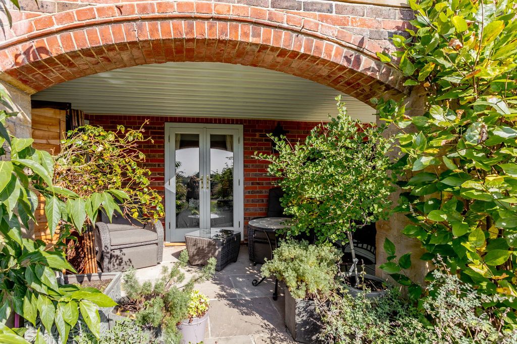 Property photo 1 of 34