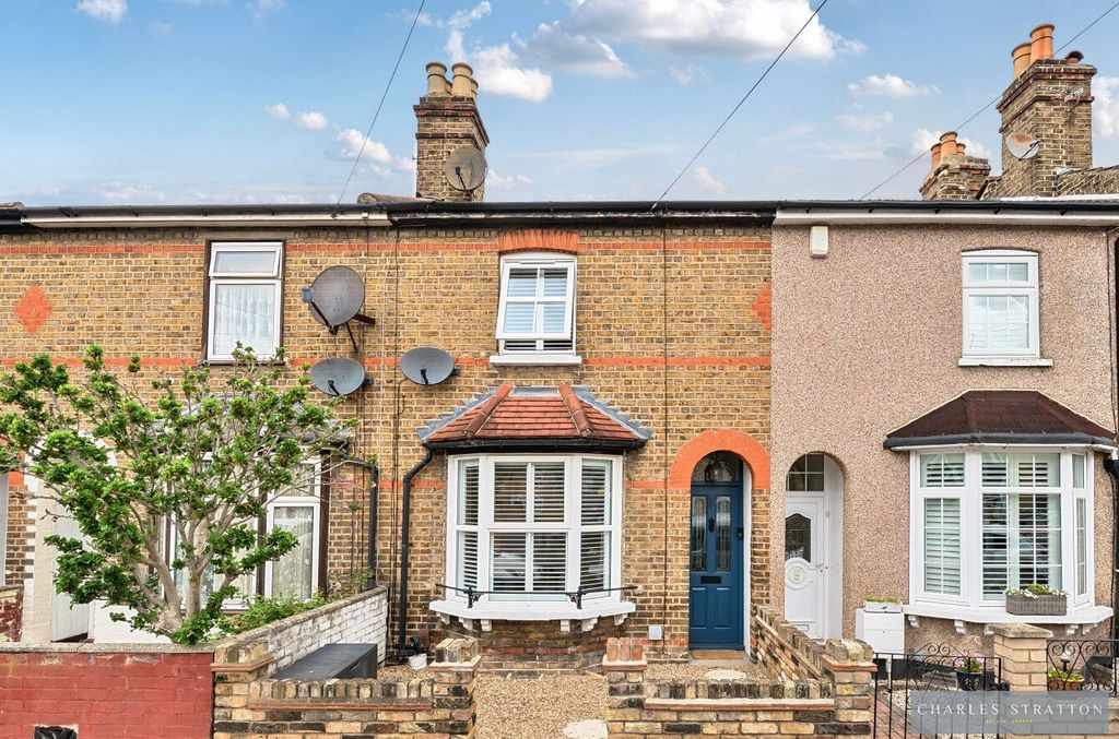 Property photo 2 of 27