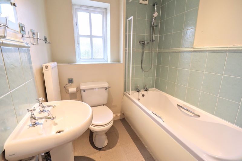 Property photo 3 of 8 Bathroom