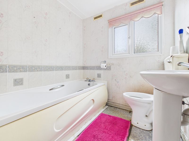 Property photo 3 of 8 Bathroom