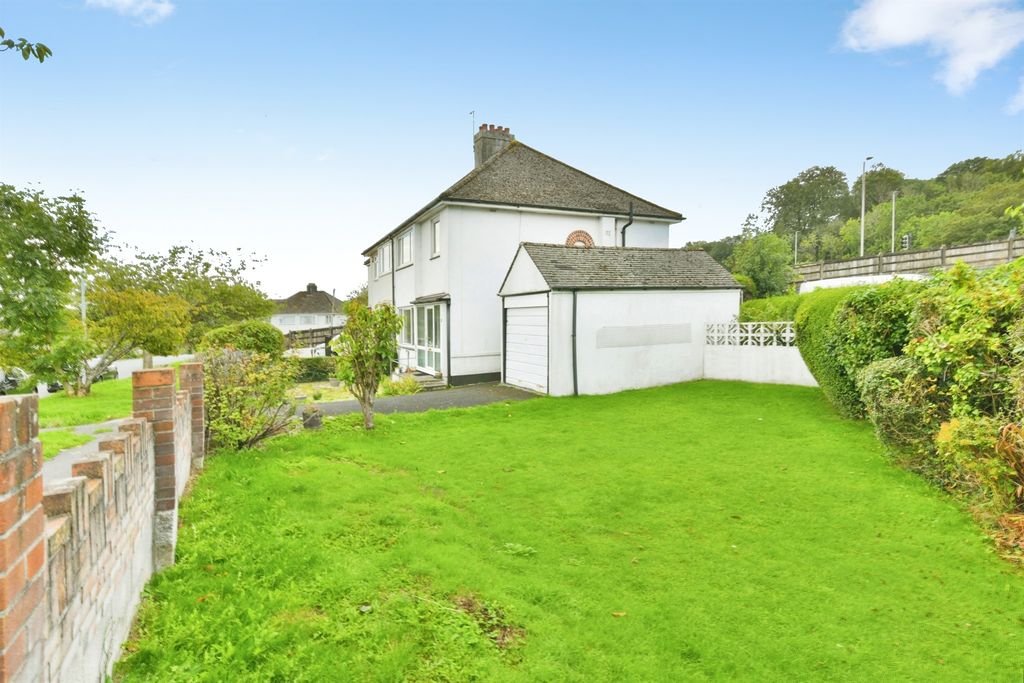 Property photo 2 of 22