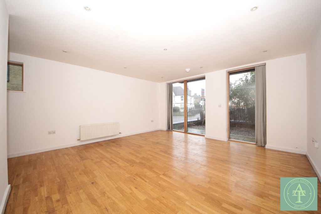 Property photo 2 of 11 Gallery