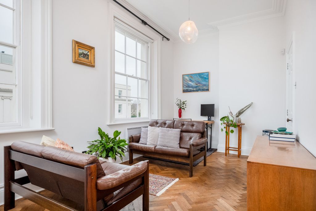 Property photo 3 of 24