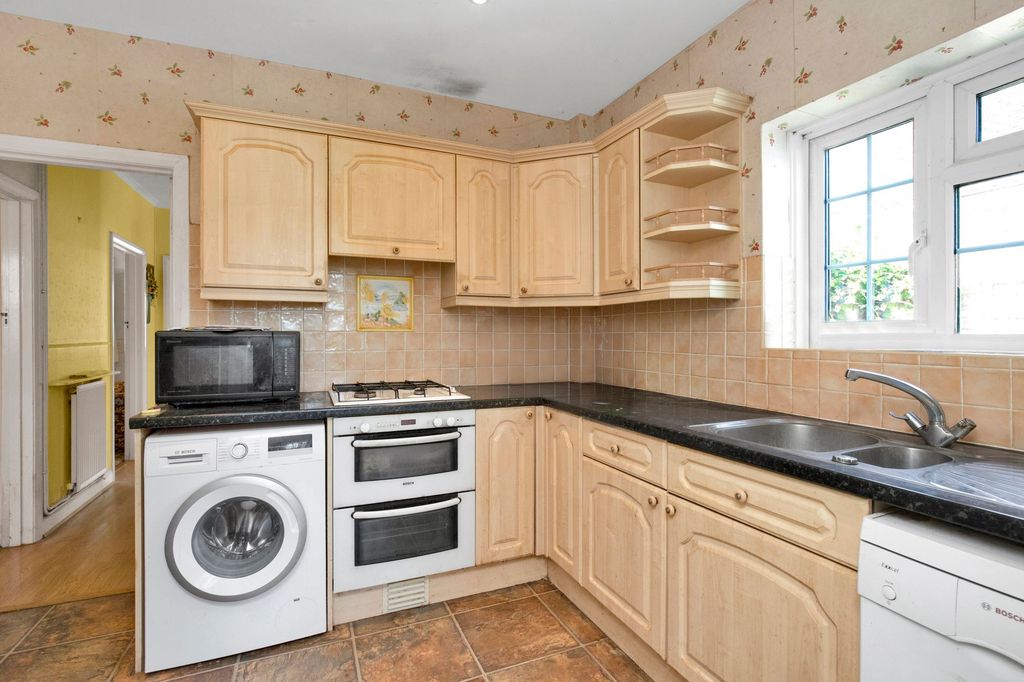 Property photo 2 of 20 Kitchen